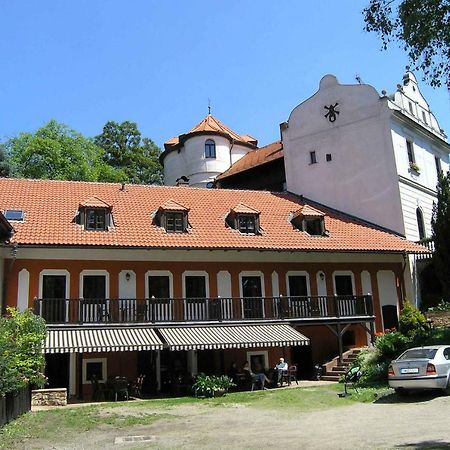 Pension Vetrnik Prag Exteriör bild